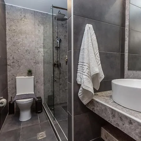 Raise Metro Apartment Athens