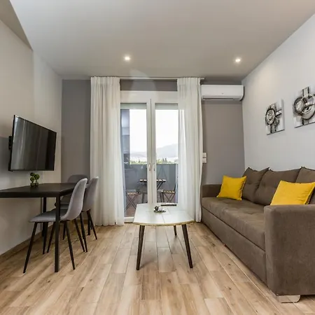 Raise Metro Apartment *